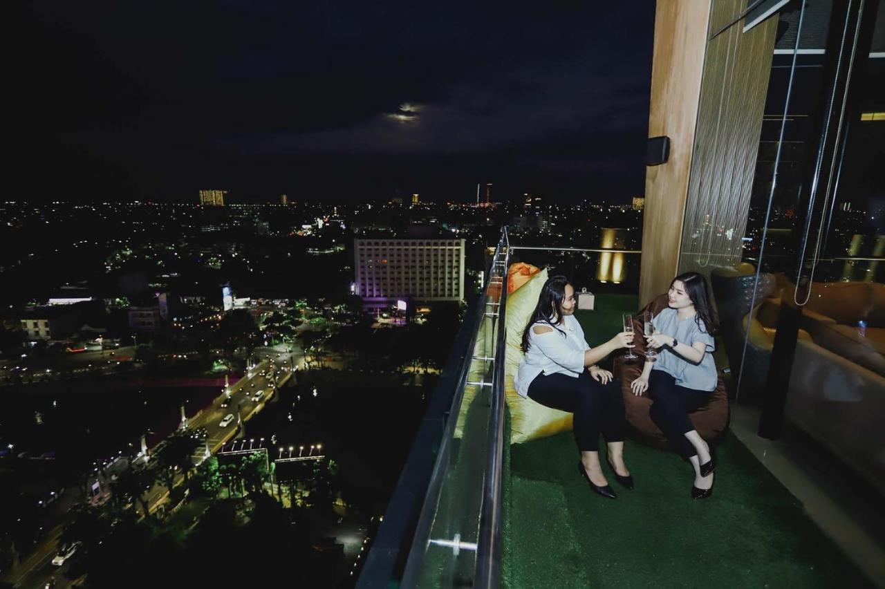 Morazen Surabaya Hotel Exterior foto